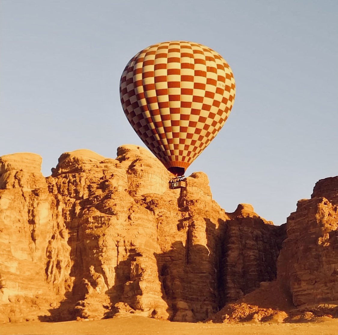 Tarafını seç 😀🎈⚜️

1 / Royal Balloon - Cappadocia 🇹🇷
2 / Royal Balloon - Rwanda 🇷🇼
3 / Royal Balloon - Jordan 🇯🇴
4 / 🔜 🤔🗺️

<a href="/RoyalBalloon/">Royal Balloon</a> / <a href="/MehmetDinler_/">Mehmet Dinler</a>