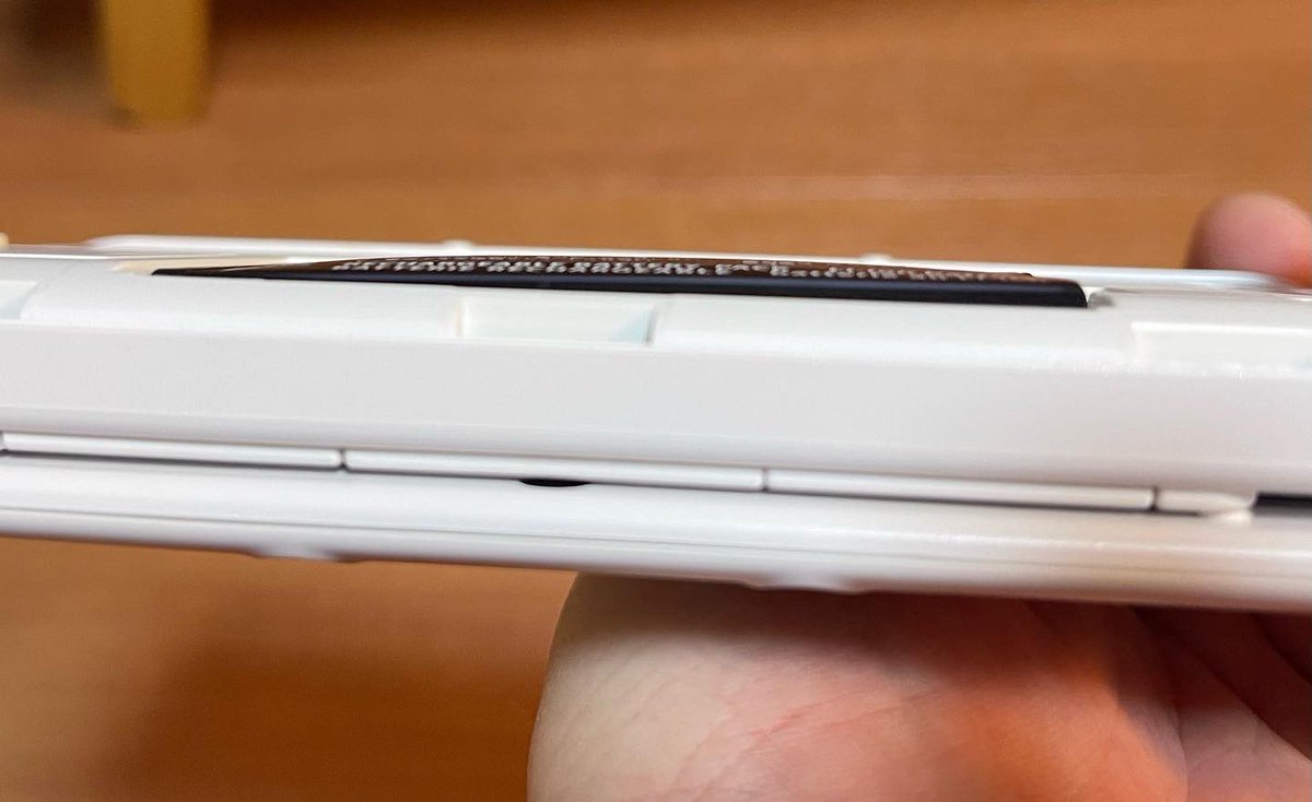 Chitoshi_M's tweet image. バッテリー内部のガスにより膨張。長いこと使っているからな。そろそろ交換ですね。
#3DSLL