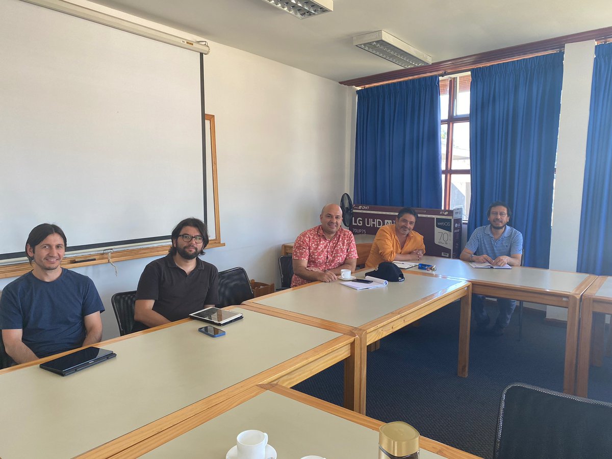 otlubb's tweet photo. #VINCULACIONUBB nuestros académicos del Departamento de Ingeniería en Maderas @IngenieriaUBB  junto a académicos del Departamento de Matemáticas @cienciasubb se reunieron entorno a posibilidades de trabajo interdisciplinarios enfocados a proyectos de I+D. https://t.co/egiHRo5Wgj