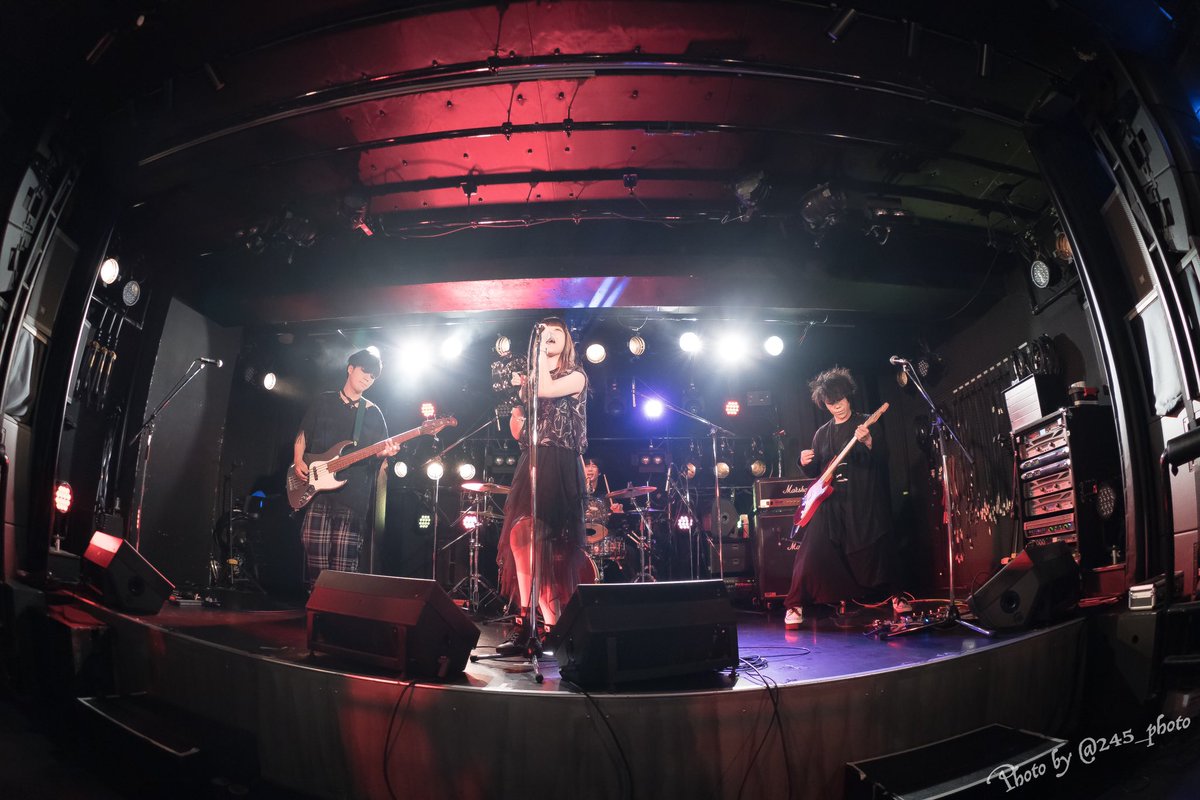 meeetanx17's tweet photo. 【ライブ告知】

1/29(日)迷子救出大作戦
こちら出演させていただきます！
久しぶりにPOP RUNします(*´˘`*)ノ
17:00〜ジュディマリです！

わたし以外のメンバーがこの日
全員分身しますぜ！！！
見にきて！！！
よしなに！！！！🤞 https://t.co/7lkfdMAP53