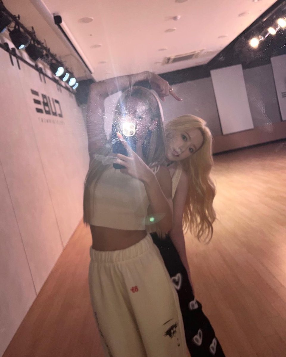 FranLiong's tweet photo. [미연 인스타그램 🍜🏡 
MIYEON Instagram 💚]

#미연 #조미연
#MIYEON #MY #ChoMIYEON
#ミヨン #チョ・ミヨン 
#면집 #누들이집 #NoodleZip
with #슈화 #SHUHUA

@/noodle.zip님의 이 Instagram 게시물 보기https://t.co/VRUNDrjeI9
1️⃣ https://t.co/6AUn9pizz3