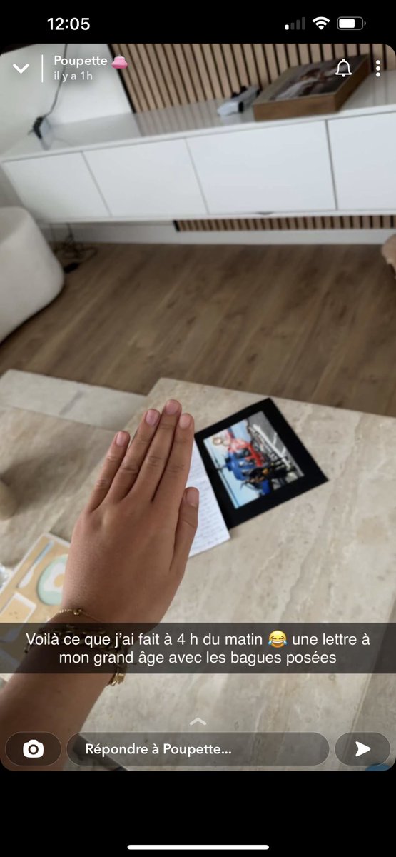 Tvreal0856's tweet photo. Je plains Alan vraiment .. Je l’aimais bien mais on voit qu’elle est matrixée par snap c’est incroyable . Et ça m’étonnerait pas qu’elle ait montré Khalis à moitié juste pour qu’il lui parle.. #poupettekenza https://t.co/J8Wef2bvPm