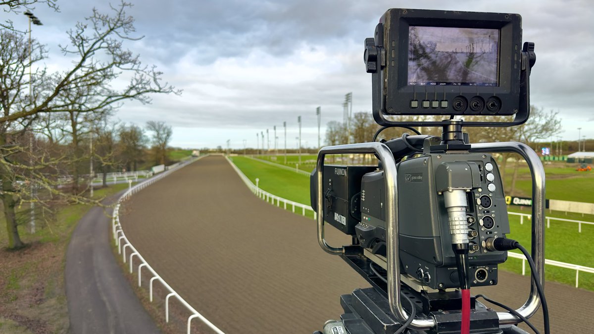 sailingcamman's tweet photo. More horses yesterday! This time its camera 5 Chelmsford. 

#cameraman #camera #cameraoperator #broadcast #outsidebroadcast #behindthescenes #horses #horseracing #grassvalley https://t.co/arFtyUKZNm