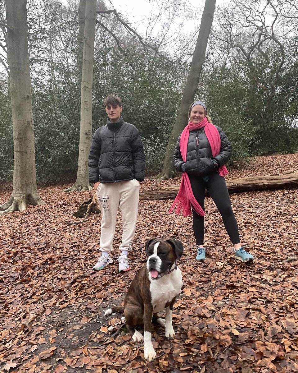 TaniaMariaWelch's tweet photo. Saying hello & going for a walk on Wimbledon Common β₯οΈ #nephew #niece #boxer #family #WimbledonCommon #Putneyvale https://t.co/I4811VmcvE