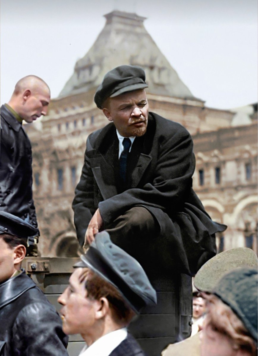 "La libertad es una gran palabra; pero bajo la bandera de la libertad de industria se han hecho las guerras más rapaces, y bajo la bandera de la libertad de trabajo se ha expoliado a los trabajadores". 

📚 Lenin en "¿Qué hacer?"