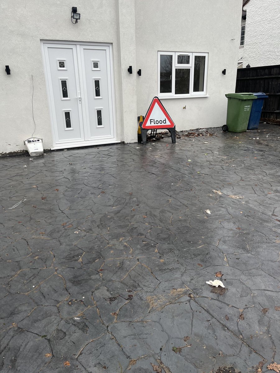 When faux tarmac everywhere it’s good to plan ahead ⁦<a href="/PlanningShit/">Shit Planning</a>⁩