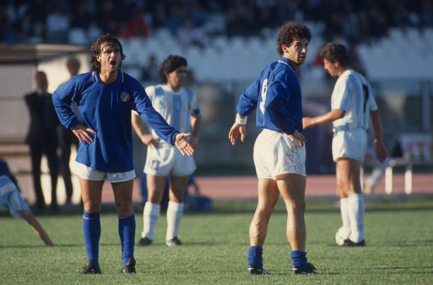 MicheleTossani's tweet photo. My #childood in a #nutshell...#Vialli ♥️ https://t.co/ipl2mZ9FCu