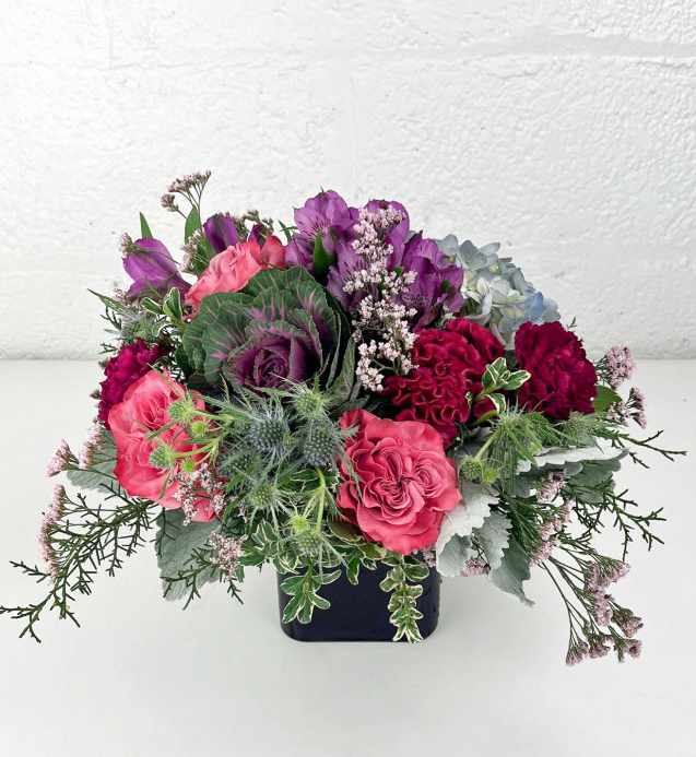 Simply amazing, this incredible Moody Blues Bouquet is a gorgeous gift for any occasion!

#localdeliveryitem #flowerfriday #alstroemeria #kale #gardenroses #hydrangea #rockcastleflorist #rochesterny #greeceflorist #familyflorist #flowerdelivery
RockcastleFlorist.com