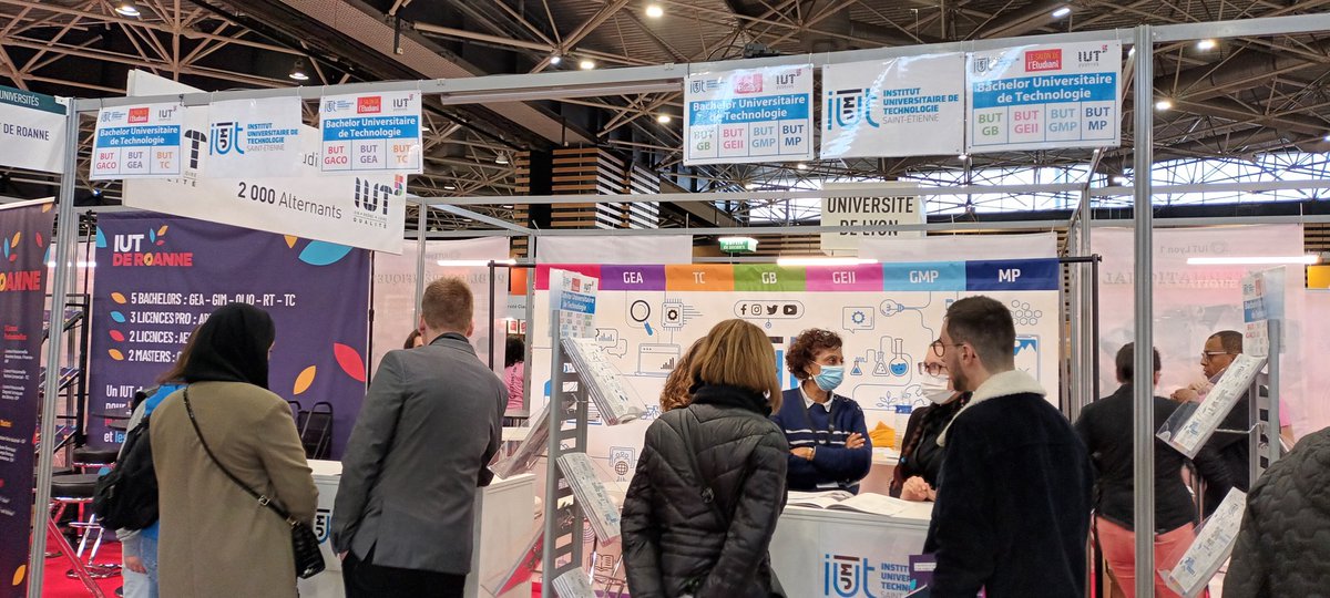 Vous souhaitez en savoir plus sur nos 7 #BUT, nous sommes présents jusqu'à 17h pour vous rencontrer. <a href="/IUTLyon1/">IUT Lyon 1</a> <a href="/IUTLumiereLyon2/">IUT Lumière Lyon 2</a> #iutjeanmoulinLyon3 <a href="/IutRoanne/">IUT ROANNE</a>