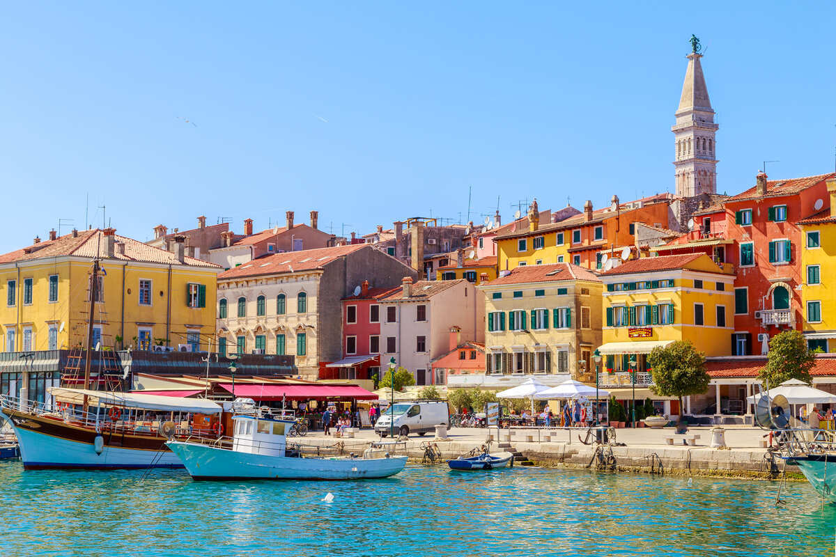 RemoteTribeLife's tweet photo. #Croatia has officially asserted its status as the βmost likedβ Nomad hub in a survey conducted by NomadList. Is it the picturesque villages straddling the Adriatic remote workers canβt get enough of?
https://t.co/sI7i2vRllU
#dnvisa #dn #nomadlife #dnlifestyle #remotetribe https://t.co/UsV1D33s7U