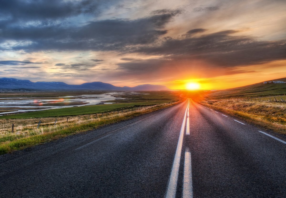 NatureFX369's tweet photo. The only thing a person can ever really do is keep moving forward. Take that big leap forward without hesitation, without once looking back. Simply forget the past and forge toward the future. https://t.co/kcJ3GKle3b