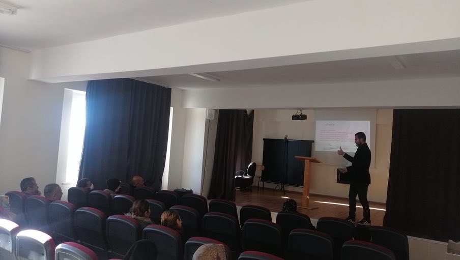 Elbistanram's tweet photo. Nurhak ilçesi eğitim kurumlarında çalışan yardımcı personel, kantin görevlileri, servis şoförleri ve güvenlik görevlilerine “ Öfke ve Stres Yönetimi” semineri kurumumuz Psikolojik Danışman/Rehber Öğretmeni Hüseyin DAŞGIN tarafından gerçekleştirilmiştir. https://t.co/yGWkvQ7VAc