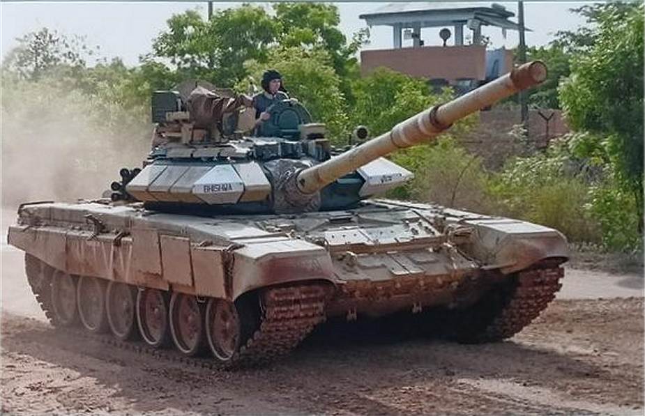 Kunal_Biswas707's tweet photo. @YusufDFI @SpokespersonMoD @adgpi Those t90 are most likely ours, at least 2 were sent for upgrades.. https://t.co/5Smr4i7YVs