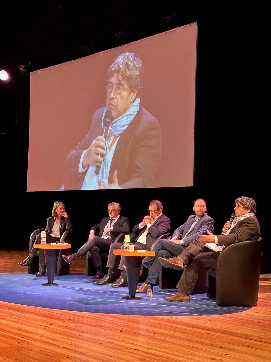 #AGSenalia Table ronde => sujet abordé "comment monétiser les nouveaux services liés aux données ?"<a href="/agritof60/">Christophe Grison</a> <a href="/kindelbergerG/">Kindelberger Gilles</a> <a href="/Yannzerodeux/">Yann MARTIN</a> <a href="/BegonThomas/">Thomas Bégon</a> <a href="/Fragritwittos/">FranceAgritwittos♥️</a> <a href="/sebastien_abis/">Sébastien ABIS</a> <a href="/AlainCharvillat/">Charvillat</a> <a href="/1981jsl/">loyer jean sebastien</a> <a href="/lacoopagricole/">La Coopération Agricole</a> @Haropaport