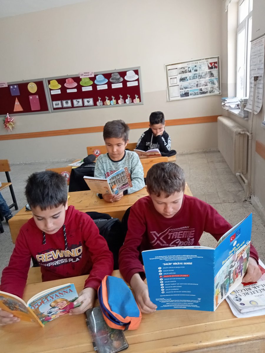 sehit_toy's tweet photo. Kitaplar kendinize ve baskalarina saygi duymayi ögretecek, yüregi ve akli, dünya ve insanlik sevgisiyle dolduracaktir. 06.01.2023 Sivas geneli kitap okuma etkinliği #hedefprojesi #SultansehirOkuyor @sivasvaliligi @valisimsek @sivasmem https://t.co/gJnPZxE4pT