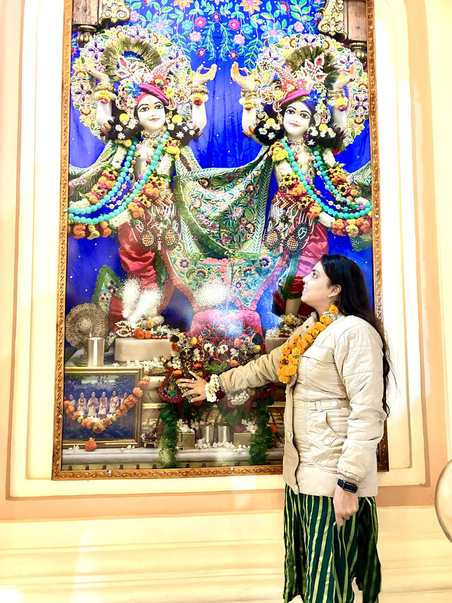 murti_ji's tweet photo. Eskon temple in vrindavan 
I lost my heart in vrindavan 💓💖💓💖🤍💖🤍💖💓💖

#eskön#pujydevidharmmurtiji #vrindhavan #mathuravrindavan #radheradhe #radhakrishna #krishn #lordkrishna #haribol #eskontemple https://t.co/AJpzZqYZpY