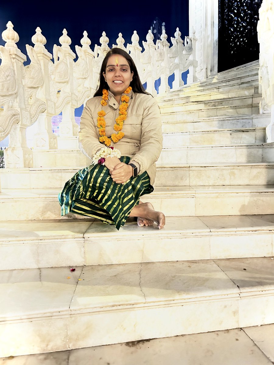 murti_ji's tweet photo. Eskon temple in vrindavan 
I lost my heart in vrindavan 💓💖💓💖🤍💖🤍💖💓💖

#eskön#pujydevidharmmurtiji #vrindhavan #mathuravrindavan #radheradhe #radhakrishna #krishn #lordkrishna #haribol #eskontemple https://t.co/AJpzZqYZpY