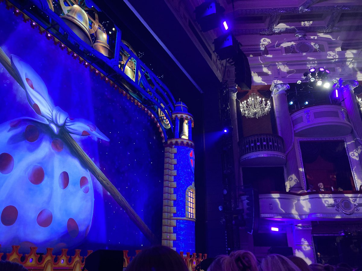 LJDavies's tweet photo. Absolutely joyful- amazing laugh a minute time had @brumhippodrome’s 2023 #Panto w @MattSlackFans and @MartiPellowFans It’s just such a treat to attend and so fabulous every time. Well done to all performers and crew #LongLivePanto 🎭🧡💛💚💙💜❤️ Go see it now until 29 Jan!!! https://t.co/jHpkilF7xg