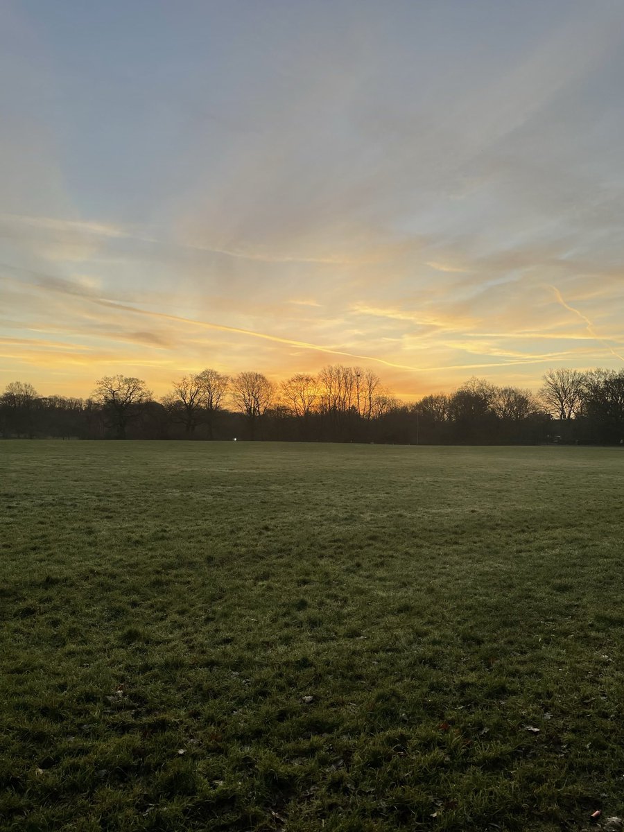 traz68's tweet photo. Morning Run https://t.co/JZGCKPq5GT Week 2 Run 3 of marathon training 👍I pushed myself on miles 2/3: 7:49 and 7:40 pace enjoyed the jog back home 😜#trainingforamarathon #keepconsistent #motivation #ukrunning @runningpunks #yougotthis #todayisanewday https://t.co/Kwpzq6tXXy