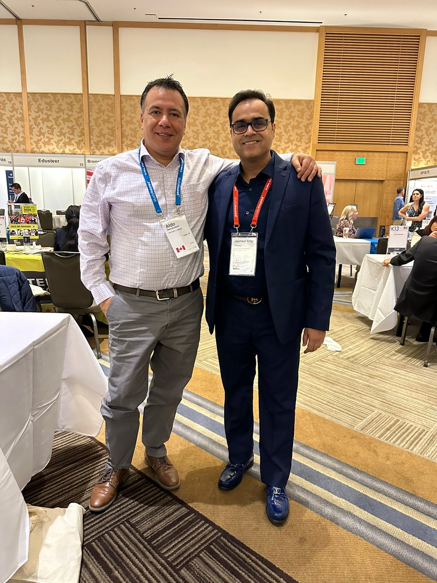 LandmarkGlobal_'s tweet image. Mr. Jasmeet Singh Bhatia Our Director with Mr. Aldo from Durham College at San Diego, USA.

#studyabroad #study #studyfair #usa #meeting