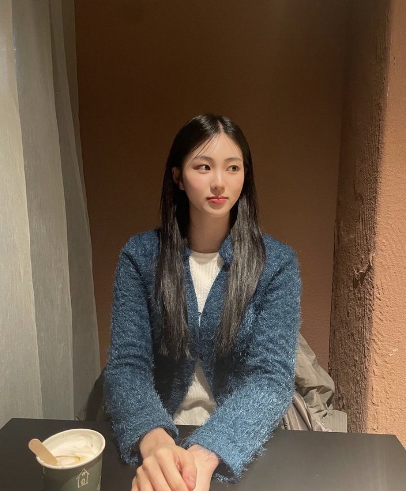Youyi's tweet photo. @eurnbin | Happiest birthday to my number one, my human diary, my bestest friend there's just so much to say and express that i don't know how to pen it down here. Thank you for being this person that you are, i feel grateful to have known you. ₊˚⊹♡ https://t.co/oZQX3U3y6g