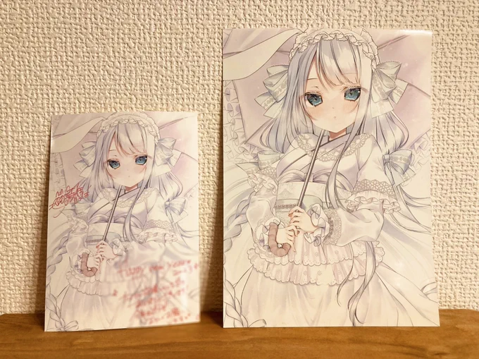 ファミマで印刷してみるとこんな感じ!(色味は全然再現できていません)小さい方が全体的にピンクっぽくなりますそれはそれで可愛い上下が結構切れちゃうので切れちゃうのが気になる方は少し小さめ印刷をして余白を切るのが良さそうです〜 