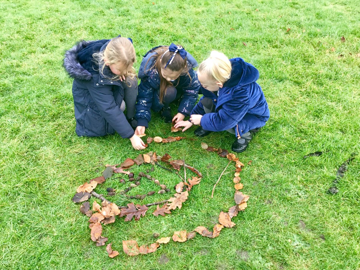 Y2_BBSM's tweet photo. Year 2 had lots of fun learning and creating outside yesterday. We finished our topic learning about Andy Goldsworthy by creating our own art installations outside! 🌎💚🍂🍁🌲#smbbart #smbboutdoorlearning https://t.co/vFmDmzu1TF