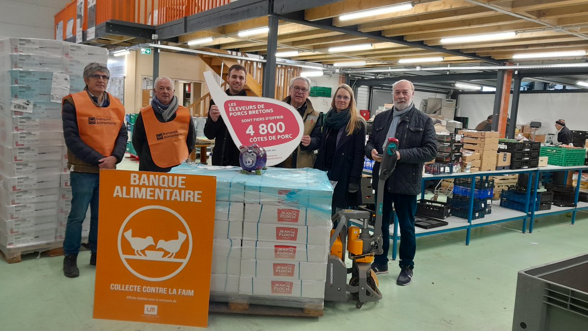 Les éleveurs de porcs bretons sont fiers d'avoir offert 4800 côtes de porc aux Banques Alimentaires pour venir en aide aux plus démunis ! Merci Adrien Simon d'avoir représenté les éleveurs ! #don #gestesolidaire #fierté #partage <a href="/LaTriquet/">🐷 La Croix Triquet 🐖</a>  <a href="/groupeJeanFloch/">Jean Floc'h</a>