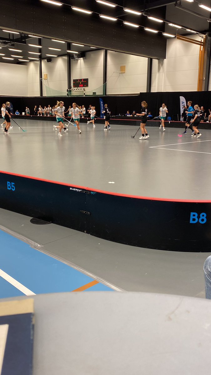 Anders_Asp's tweet photo. Det rullar på…
#sdfsm #innebandy https://t.co/Z2bxvi2oct
