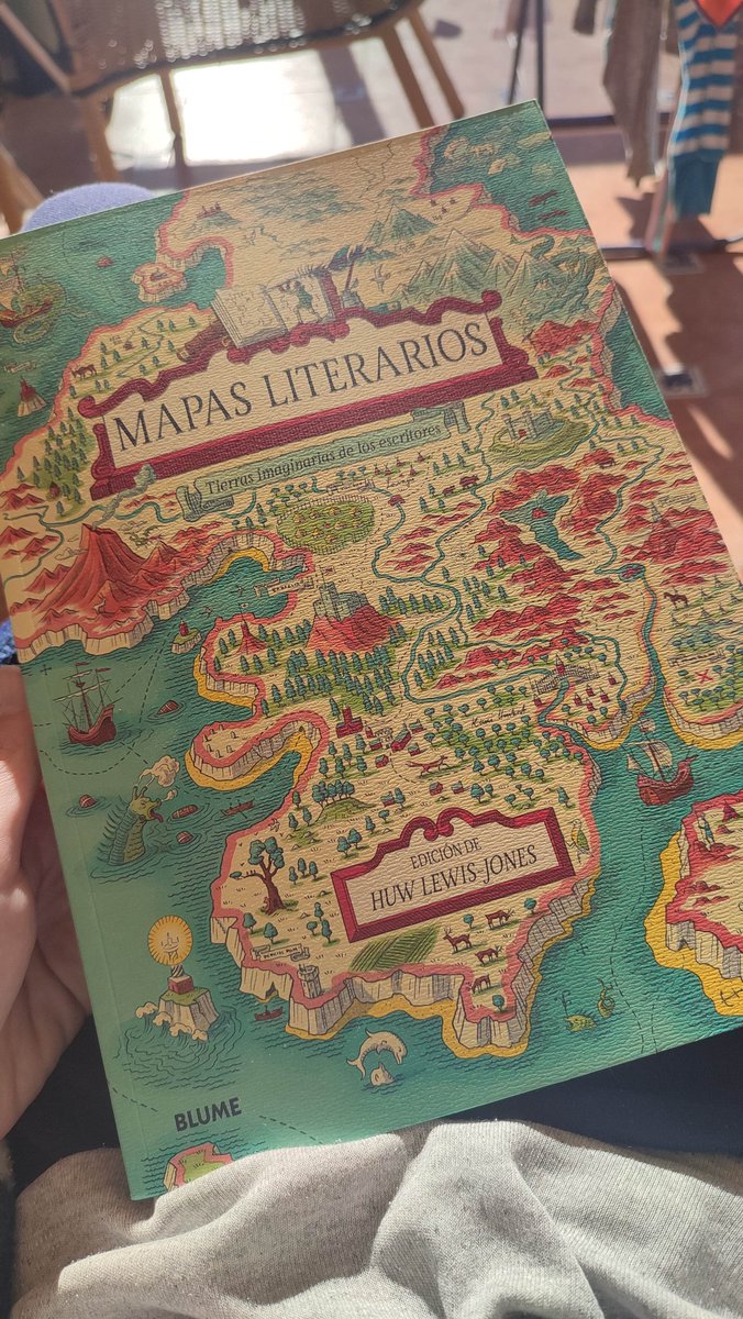 JoseLuisArqt's tweet photo. La primera vez que me perdí no fue porque no tuviese un mapa, sino porque tenía uno.
.
.
#mapas #map #Cartografia #libros #LibrosRecomendados #ReyesMagos #imaginacion #escritores #book #ilustration #ilustracion @EditorialBLUME https://t.co/3o3cw2CRN1