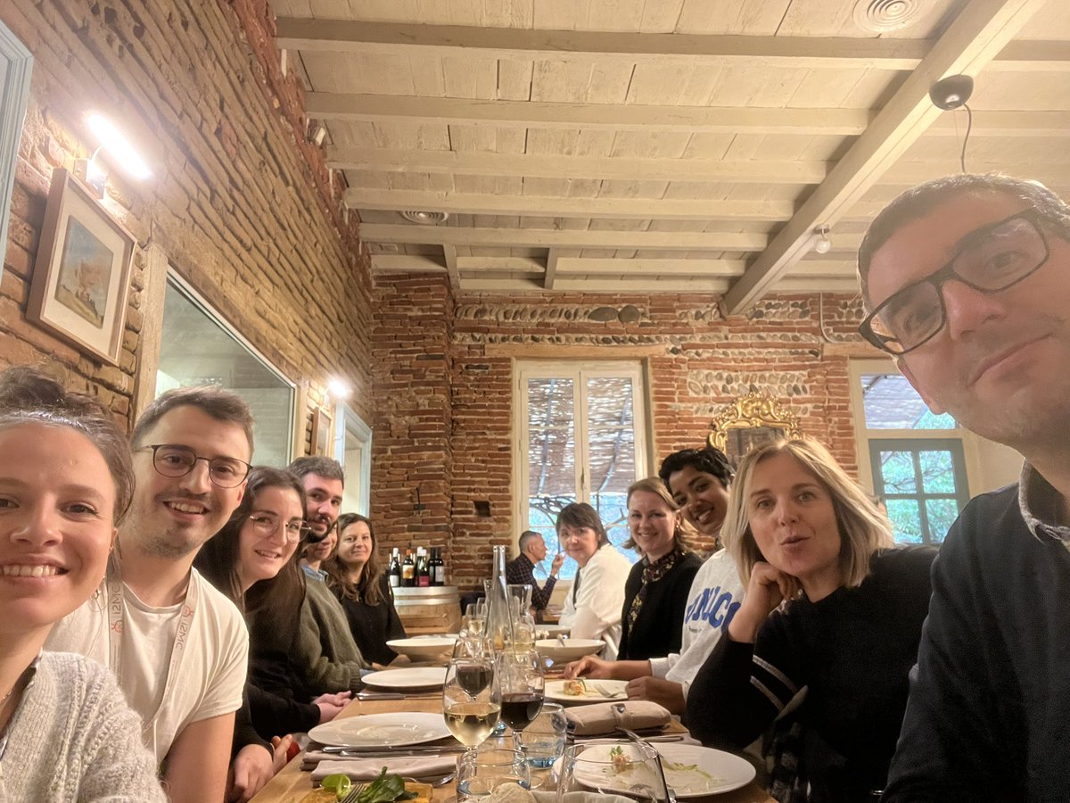 EquipeLaffargue's tweet photo. Repas de Noël 🎅 !!! @EquipeLaffargue @I2mcT @DramelitoRamel @Mickiewicz_L @Natalia_Smir31 @anne_darmon https://t.co/XIdIA3fhYG