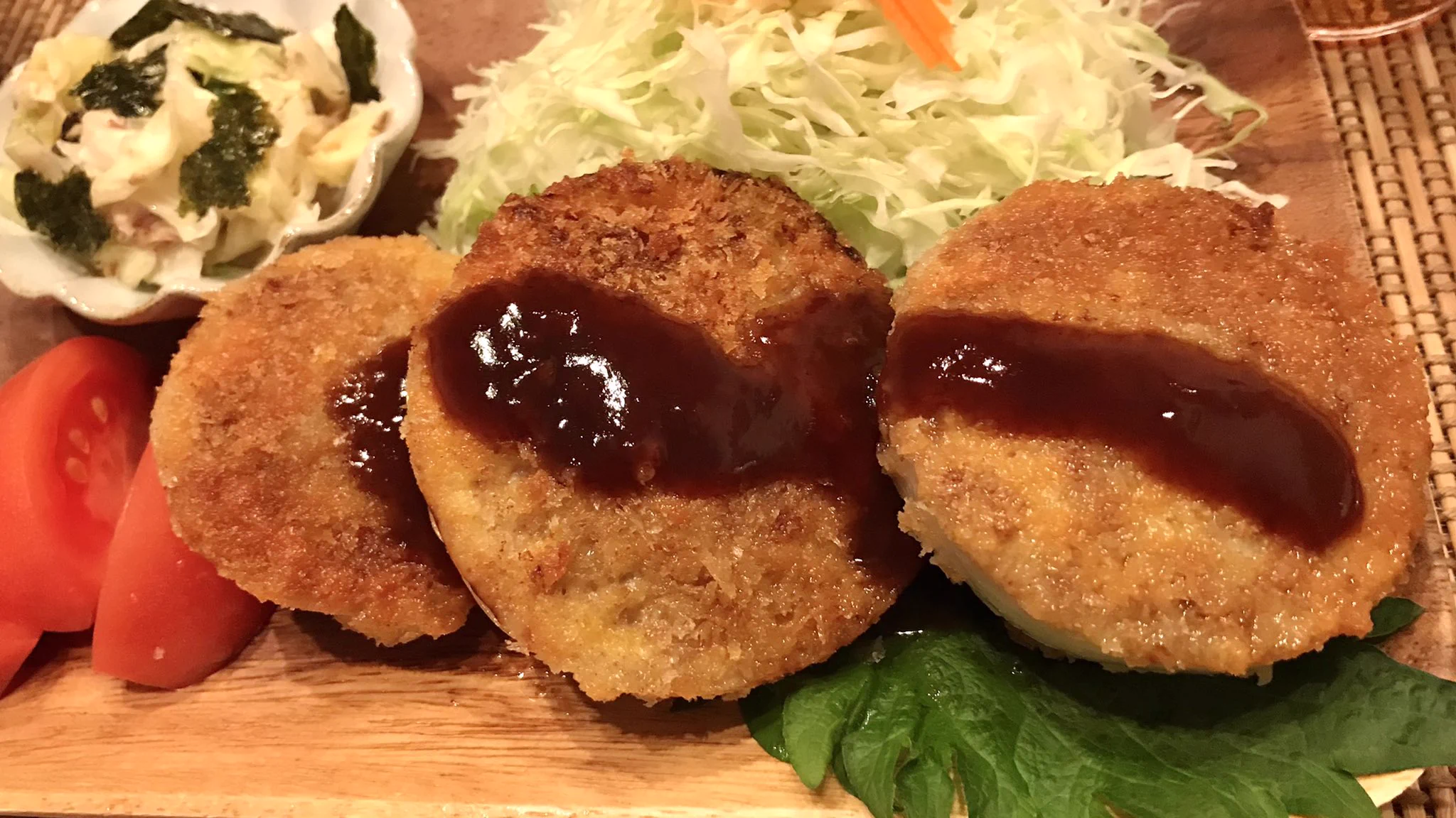 玉ねぎとひき肉の相性抜群！揚げ焼きで出来る『オニオンフリスビー』♪