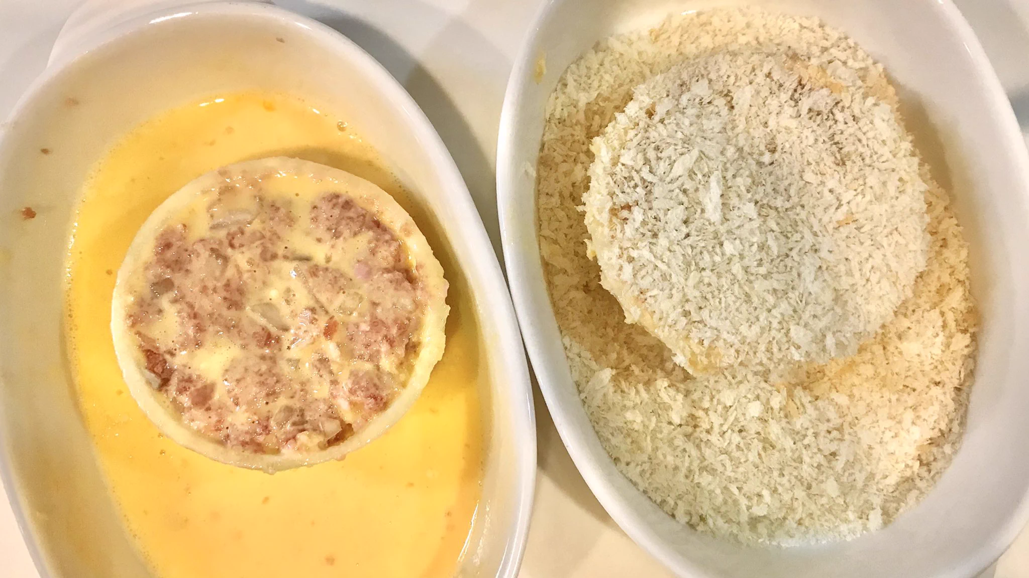 玉ねぎとひき肉の相性抜群！揚げ焼きで出来る『オニオンフリスビー』♪