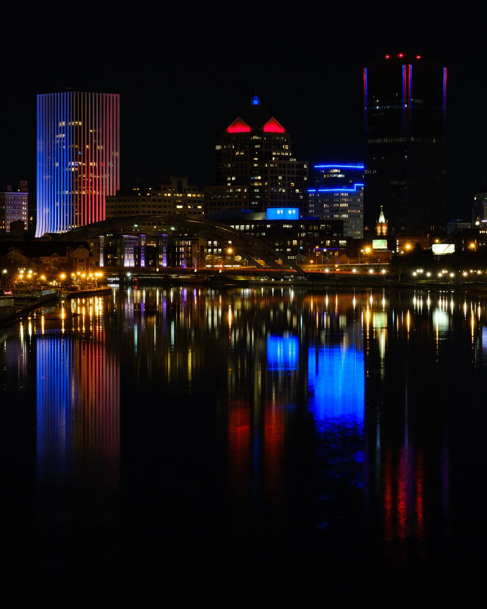 DanAllen_Photo's tweet photo. Rochester Red and Blue for #hamlinstrong @HamlinIsland https://t.co/C4uUS5RCoU