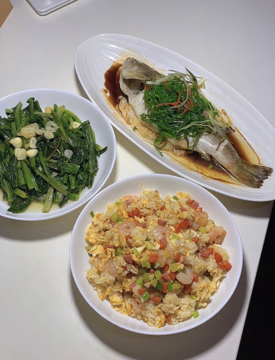 DShambuyi's tweet photo. 又是简简单单的一天，下了班买菜回家做晚饭，做得还是相当不错的，看起来很有食欲吧😊 https://t.co/eZzSTylUvy