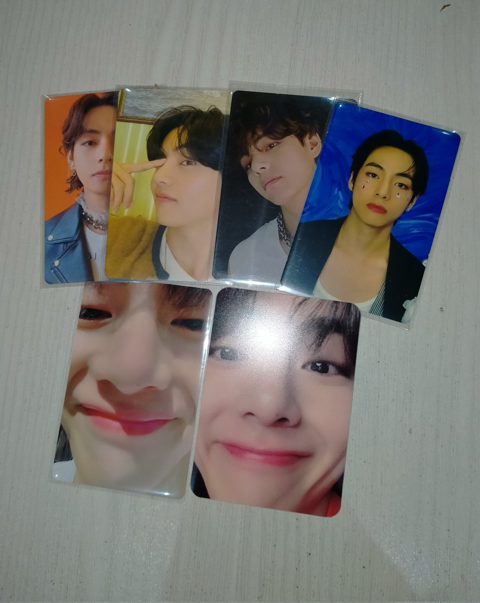 shanbnsera's tweet photo. loe ^^ what if interest check take all for 2.8k (na nego pa) 

# ic wts lfb taehyung pcs photocard  bts ph https://t.co/o61psH9Zwl