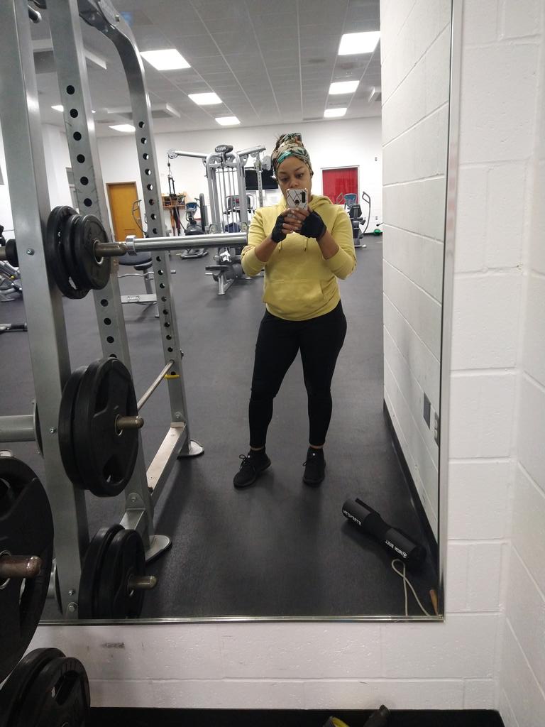 TeaLadieFit's tweet image. Early and out the way #Loadup 🏋🏽‍♀️