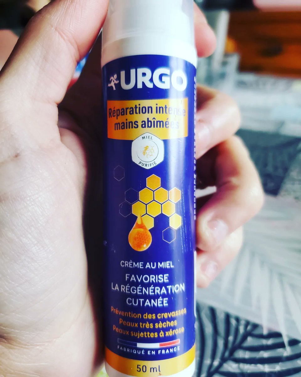 katy59186's tweet photo. Reçu aujourd'hui
Crème au miel de chez URGO
🍯Qui favorisent la régénération cutanée
🍯 Prévient l'apparition des crevasses
🍯Hydrate immédiatement et pendant 24h
🍯 Adapté aux peaux sensibles
🍯Assouplit la peau
🍯 Texture non collante
🍯 Pénètre facilement
#urgo 
#reflexeurgo https://t.co/GtF5mWiTx4