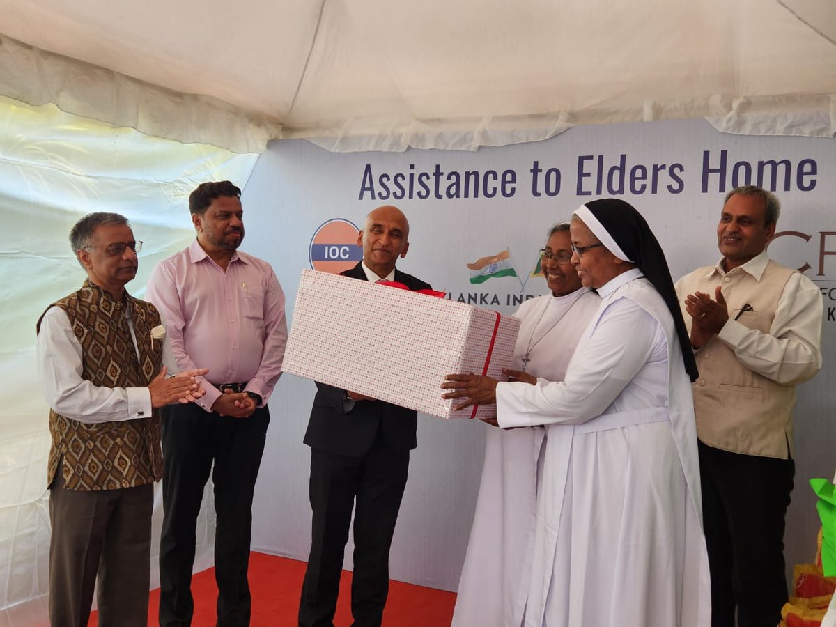 IndiainSL's tweet photo. #Indian investors in #Srilanka are committed to the well being of their brothers and sisters in 🇱🇰. Here they are launching the "Assistance to Elders Homes" programme by donating essentials to 'Home of Compassion'. https://t.co/UrvtyrcRM5