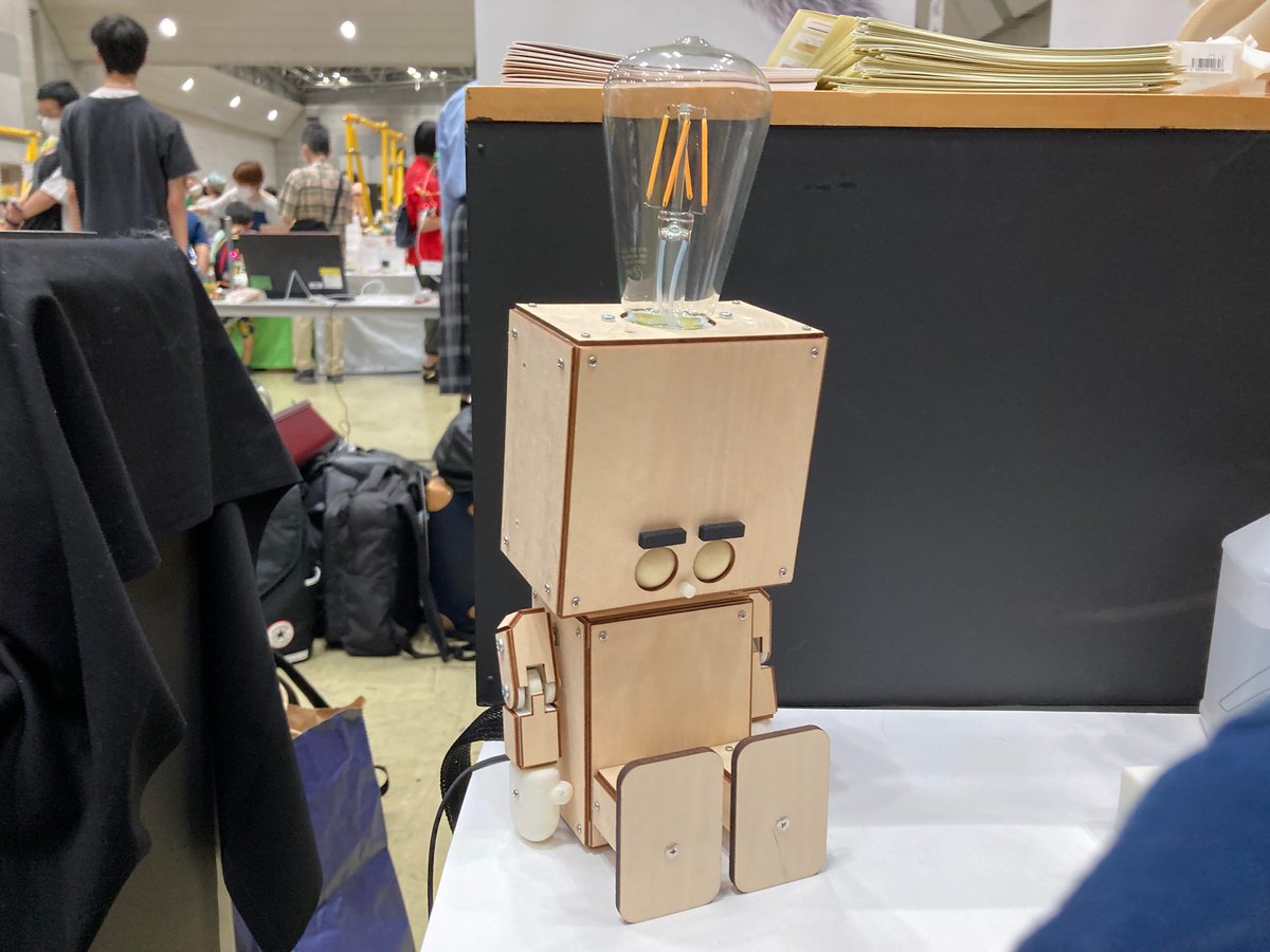 sylacwa's tweet photo. CES2023 ユカイ工学 #LIGHTONY のかわいさよ。ライトが寝落ち。盲点をつかれる思い。
カフェ店長のトニーロボットさんの凛々しいご様子ともまた違って😸
と思ったが以前描いたのはちょっと眠そうにしていたところだったぽん…… https://t.co/Y4scxsRL5k