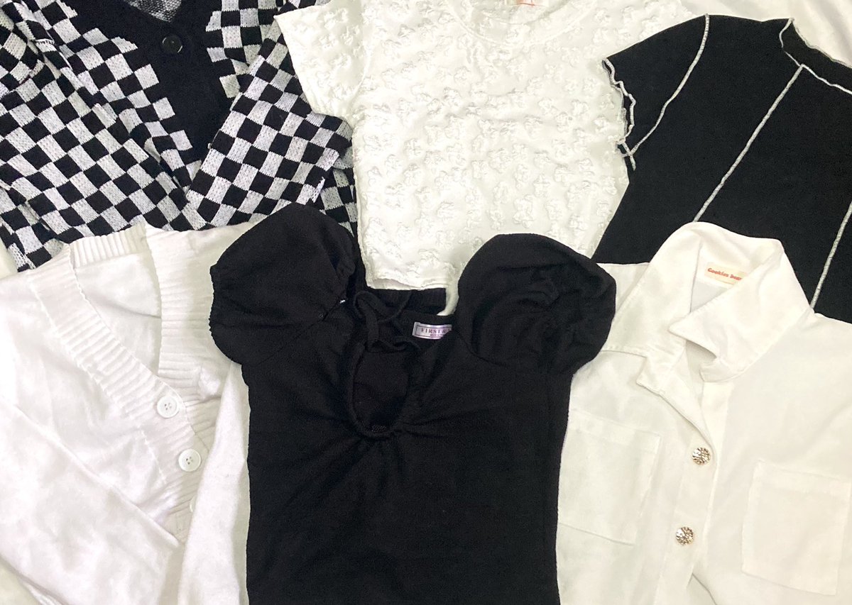 iimmykx's tweet photo. 🧚🏻‍♂️ ส่งต่อเสื้อผ้าค่าาา 😻💘 

ราคาหลักสิบทุกตัว ส่วนใหญ่ไม่เกิน80บาท มีเยอะกว่าในรูปน้าาา 

 ✦ ค่าส่ง1-3ตัว40/เหมาส่ง50
 ✦ รี+ปัก-5

⏰ ลงเสาร์ (07/01) 19.00 น. ⏰

#ส่งต่อเสื้อผ้า #ส่งต่อเสื้อผ้ามือสอง #ส่งต่อ #ส่งต่อกางเกง #เสื้อผ้ามือสอง #โล๊ะตู้ #โล๊ะตู้เสื้อผ้า https://t.co/bw2JDtjHqo