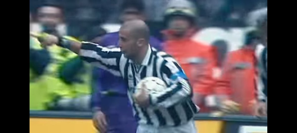 RomeoMJ's tweet photo. 3 momenti sono facili....
Vediamo chi si ricorda invece il primo.
#Vialli #CapitanoPerSempre https://t.co/LzOUgDMrUM