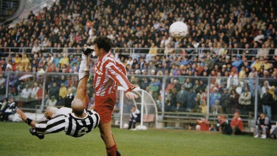 RomeoMJ's tweet photo. 3 momenti sono facili....
Vediamo chi si ricorda invece il primo.
#Vialli #CapitanoPerSempre https://t.co/LzOUgDMrUM
