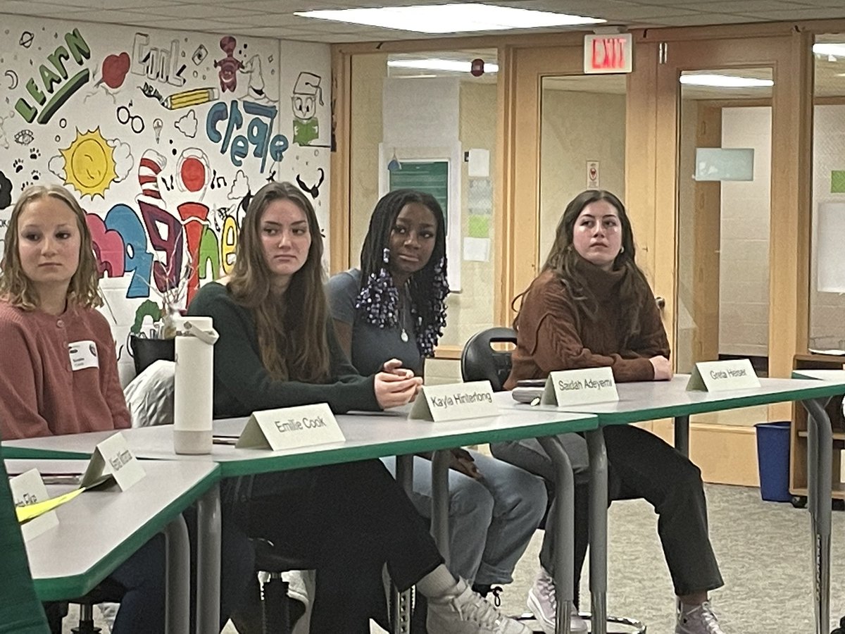 colemanbio414's tweet photo. Women in STEM Day at NHS. Hard working, talented, beautiful, bad a** young women of Nordonia sharing experience and mentoring the next generation. #nordoniarocks #grit @JoeSuperintend1 @SamanthaFales @emilie_cook @Kaeli_Stephens https://t.co/8JcS1wO1JR