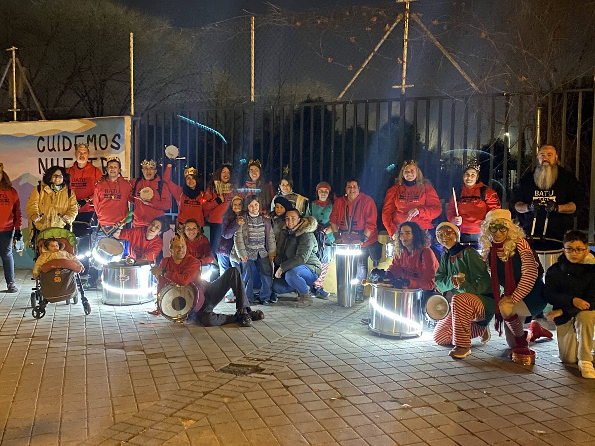 Ayer el <a href="/CeipPuertoRico/">CEIP PUERTO RICO</a> recibió, a ritmo de <a href="/Batukaos2019/">Batukaos</a>, el primer premio a la decoración navideña más sostenible en el concurso organizado por #OrcasitasEnNavidad. Un merecido galardón que ha sido posible gracias al trabajo de las familias y a la profe <a href="/Nuriapekas/">Nuriapekas</a> . 🏆🏅👏👏👏