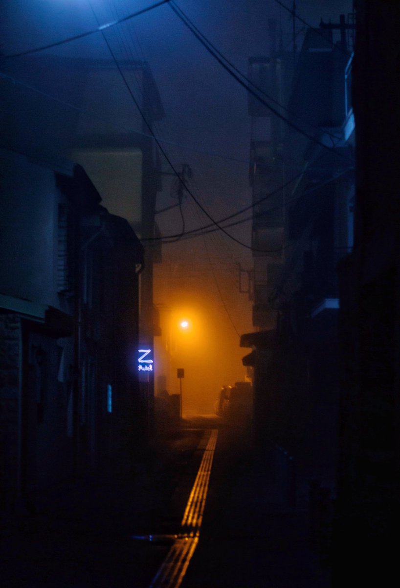 xontrikaiasximi's tweet photo. 💙 T h e  a l l e y 🧡
#ioannina #giannena #epirus #Greece #mycity #whereilive #night #nightphotography #nightlights #urban #urbangreece #streetphotography #alley #greekphotographers #nikon #nikond3100 #nikongreece #nikonphotography #fog https://t.co/PL3vBflHfP