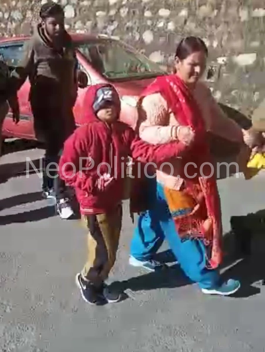 NirajPandeyLive's tweet image. "उत्तराखंड के टिहरी में SC/ST एक्ट में मां के साथ 6 साल के बच्चे को भी जेल भेज दिया गया है"। समाजिक संवेदनशीलता लगता है समाप्त हो गई है।