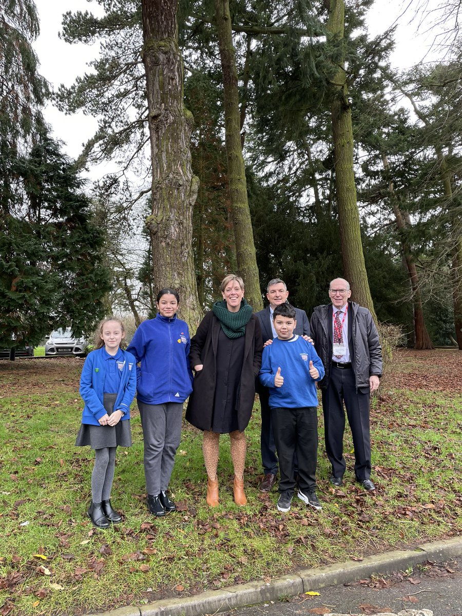 Spfldhs's tweet photo. Lovely to welcome @jessphillips to @Spfldhs today. Here to support our children and families and encourage our children to understand and be part of politics. @UKLabour #politics #education #primarysupport #inclusive https://t.co/6w9cQojGd4