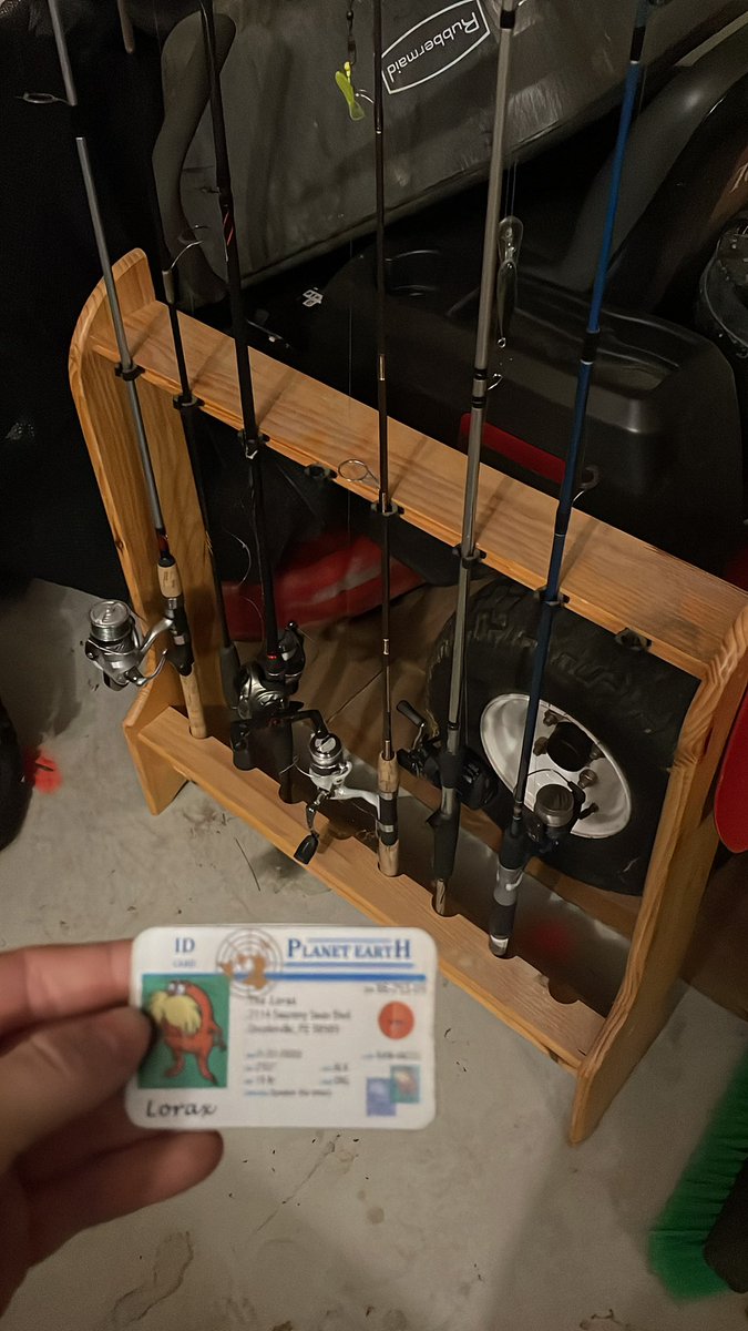 Savage_apes's tweet photo. After I go fishing I always clean off my equipment to make sure I don’t spread invasive species. @franklinlorax #apeseco https://t.co/4CRAEtecNN