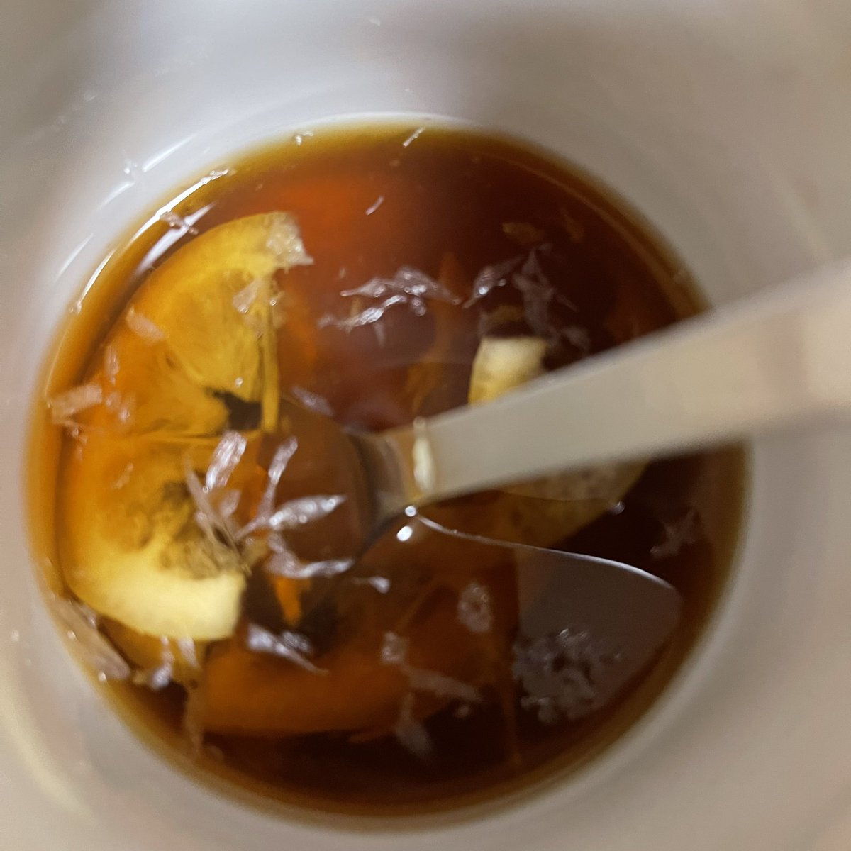 yohkoyonehara's tweet photo. 近所のカフェ #LUCKAND で気になってオーダーしたレモンコーヒー🍋。美味しかったのでお家でも作ってみた。レモネード用に漬け込んだレモンをコーヒーに入れるだけ。
やっぱめちゃ美味しい😋🥰😋 https://t.co/qsHpLf8shR